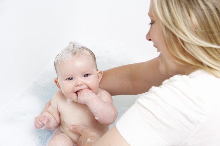 Comment choisir la bonne baignoire pour votre bébé ?